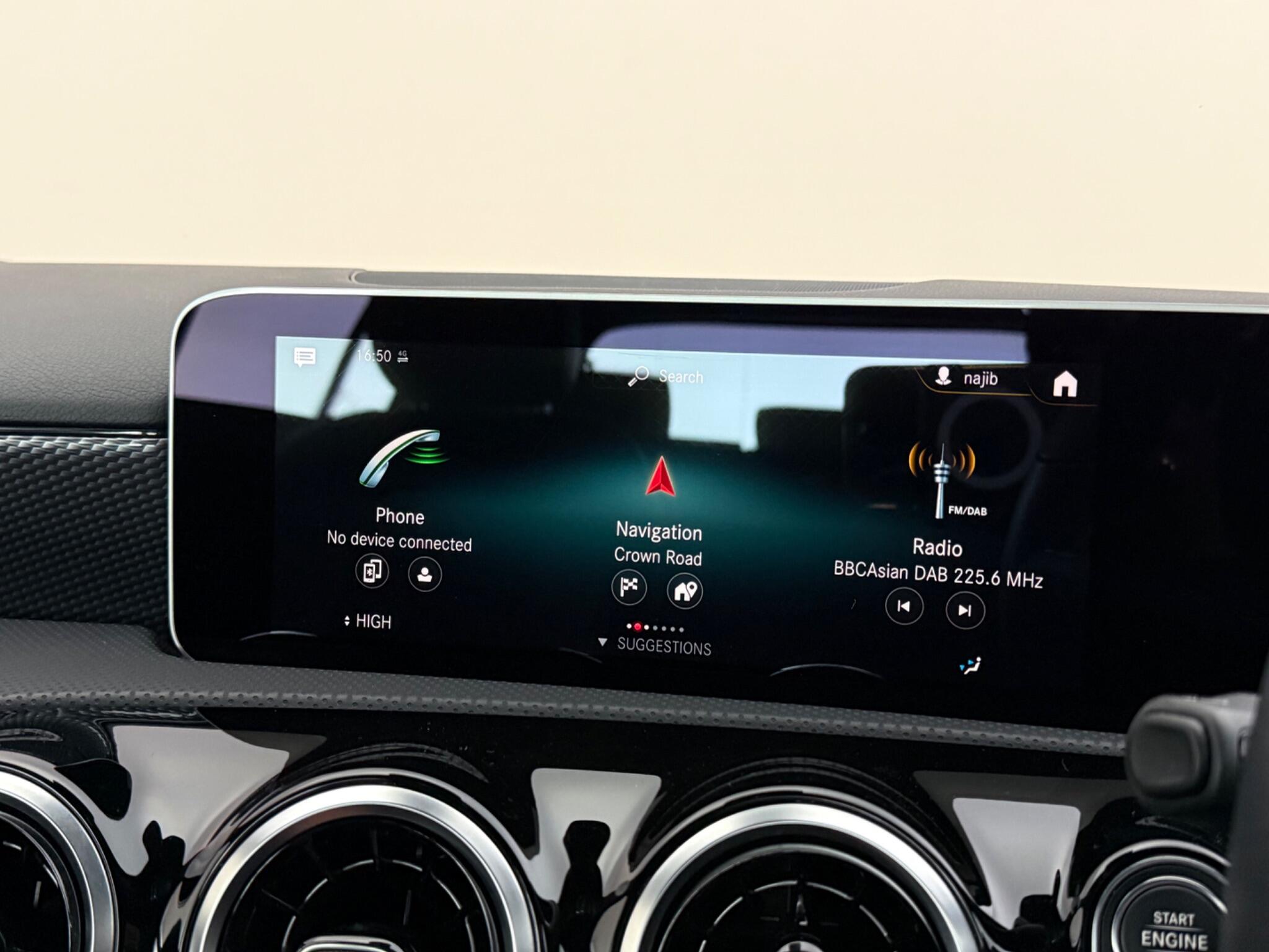 Mercedes-Benz A-Class view 26