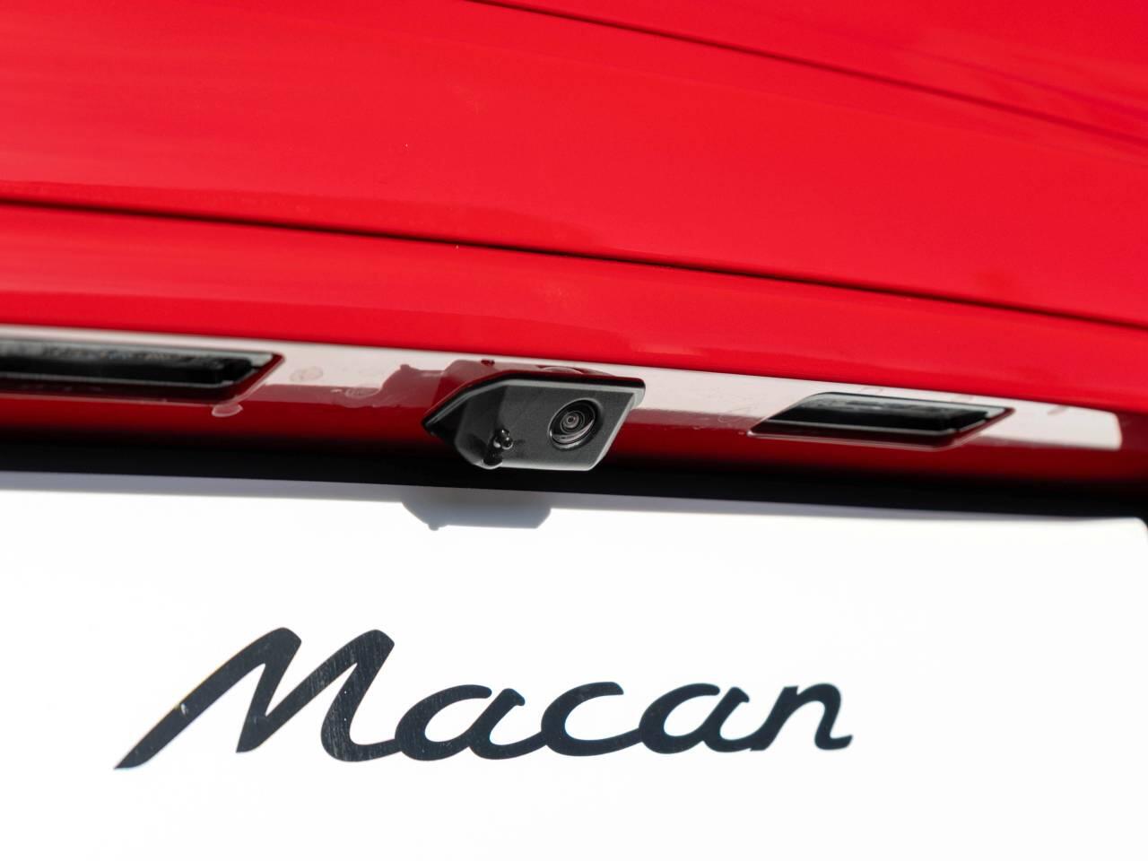 Porsche Macan view 9