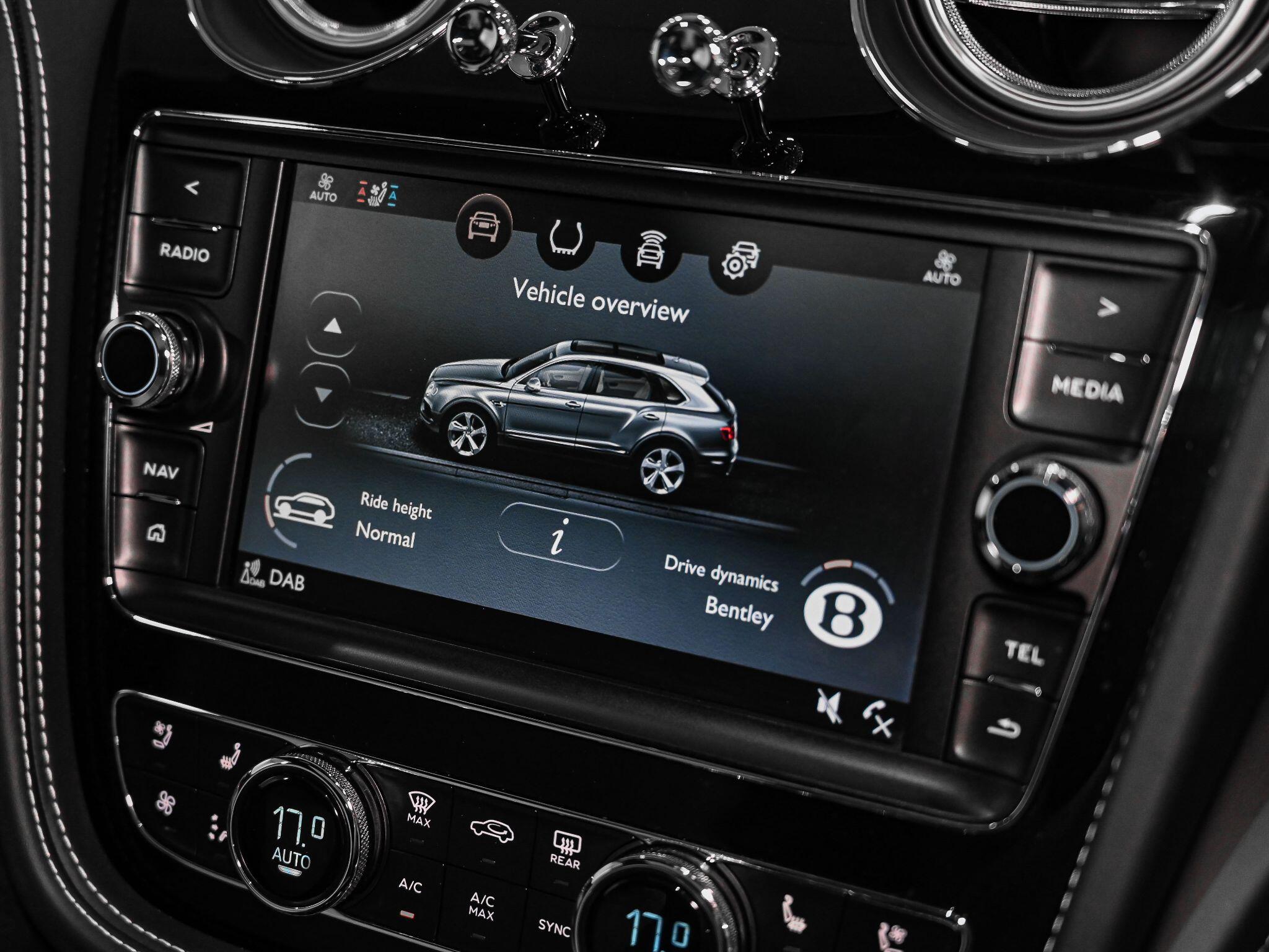 Bentley Bentayga view 24