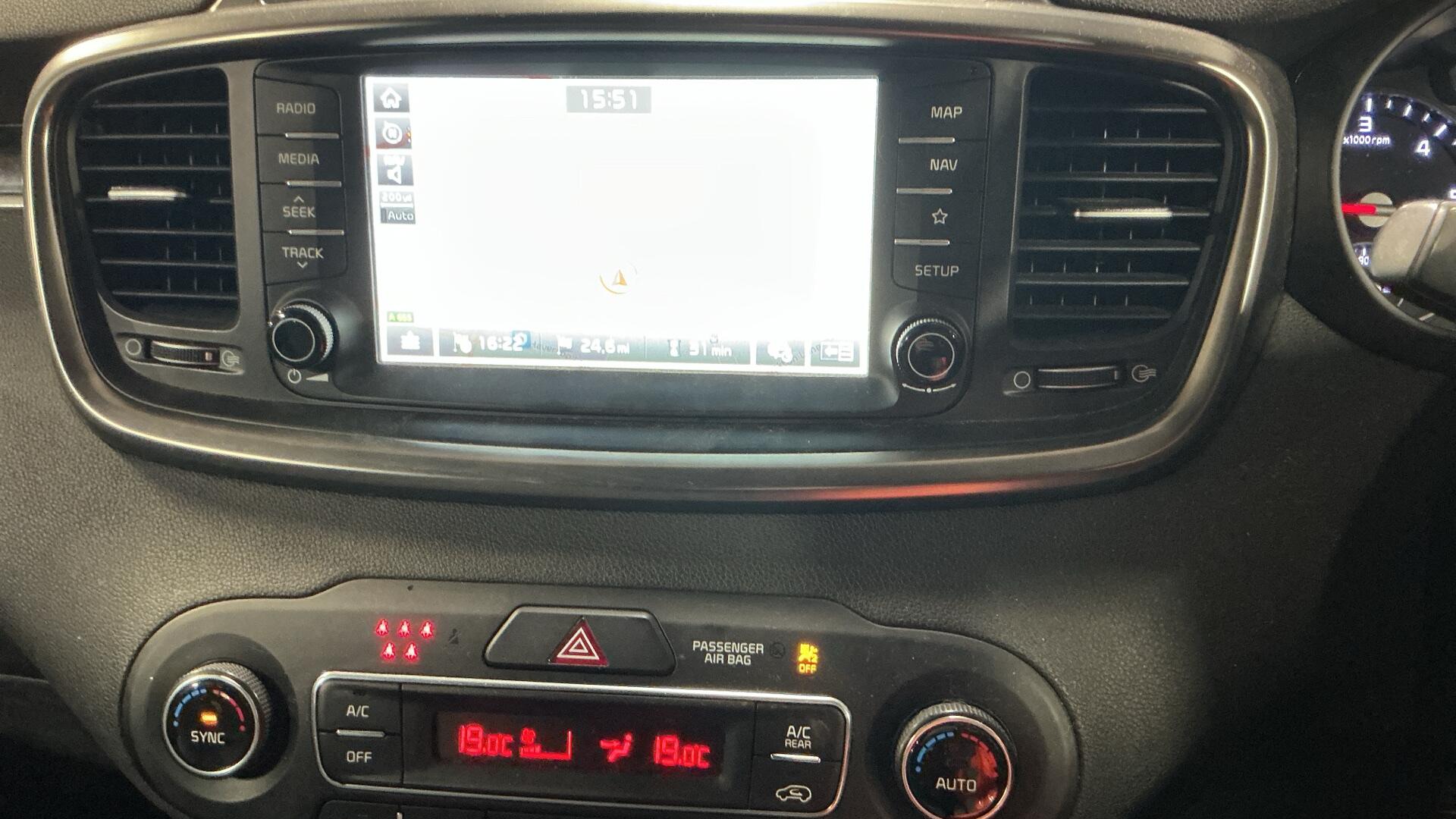 Kia Sorento view 11