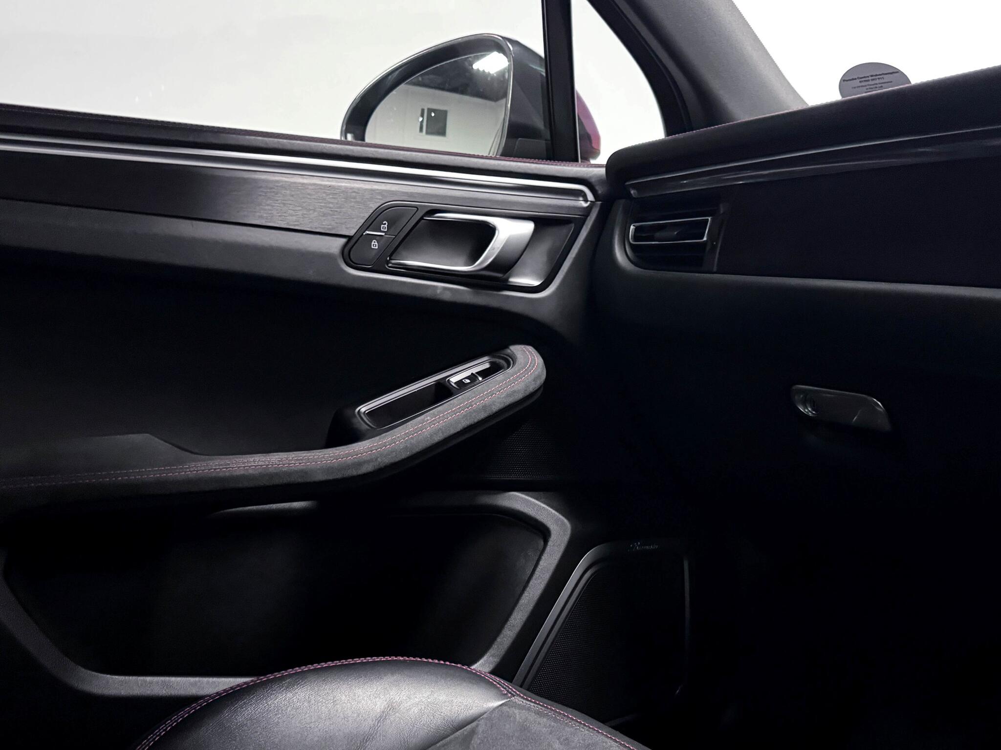Porsche Macan view 46