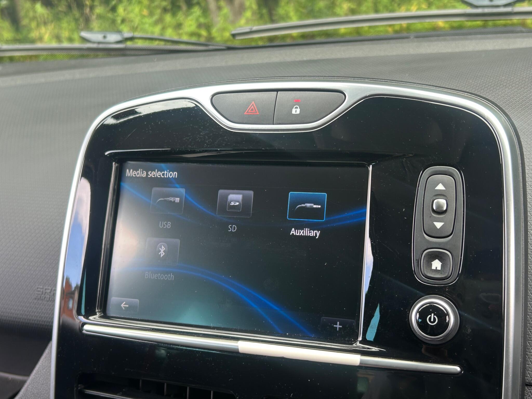 Renault Clio view 32