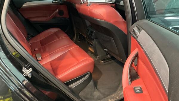 BMW X6 view 3