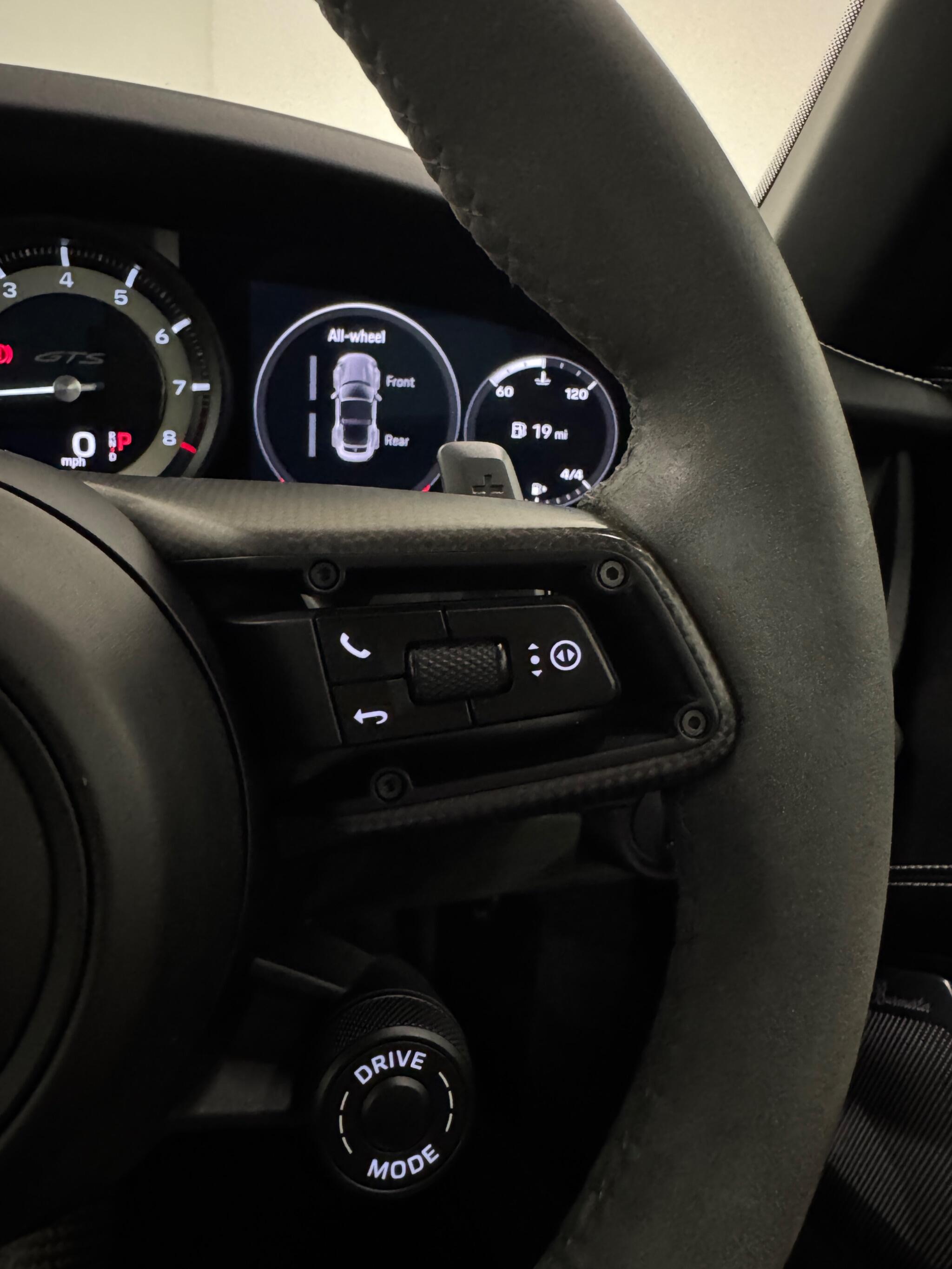 Porsche 911 view 34