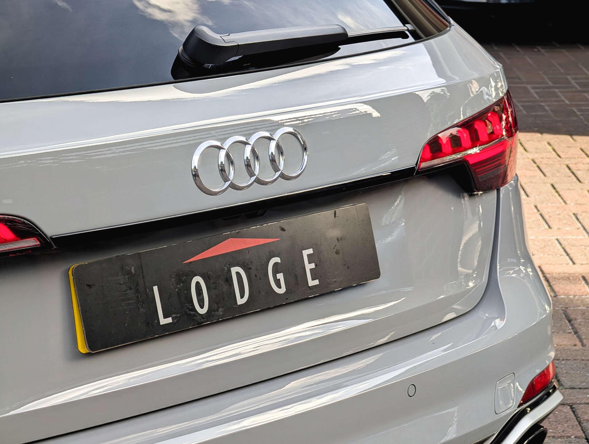 Audi RS4 view 18