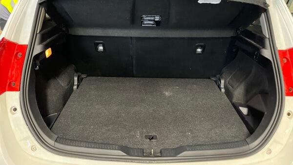 Toyota Auris view 13