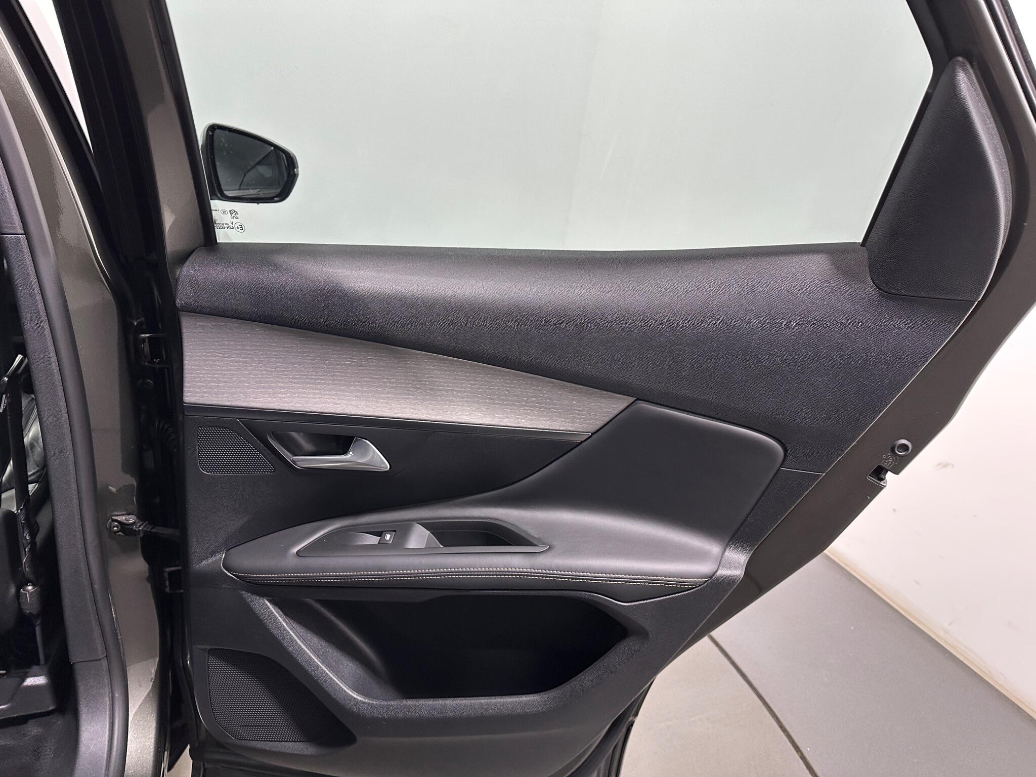 Peugeot 3008 view 43