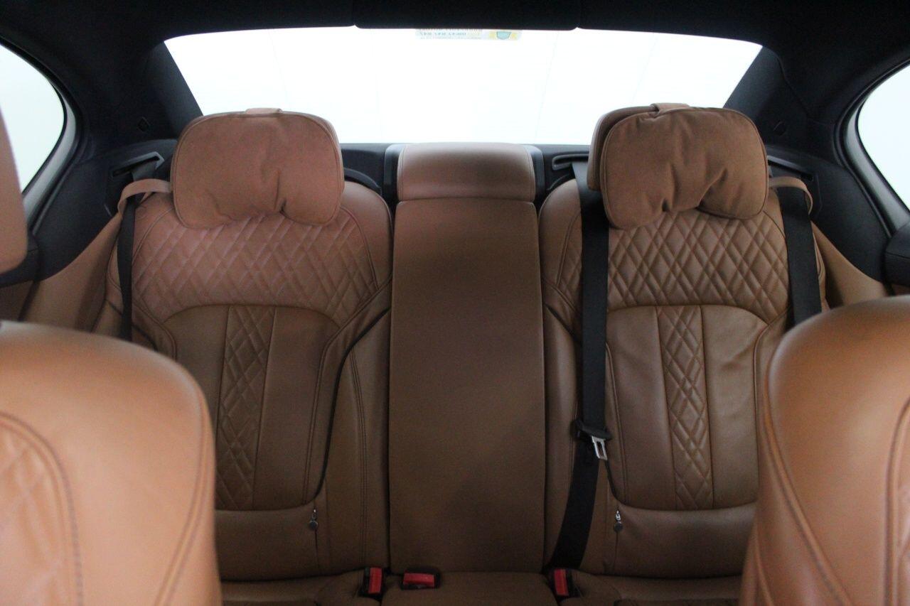 BMW 7 Series view 62
