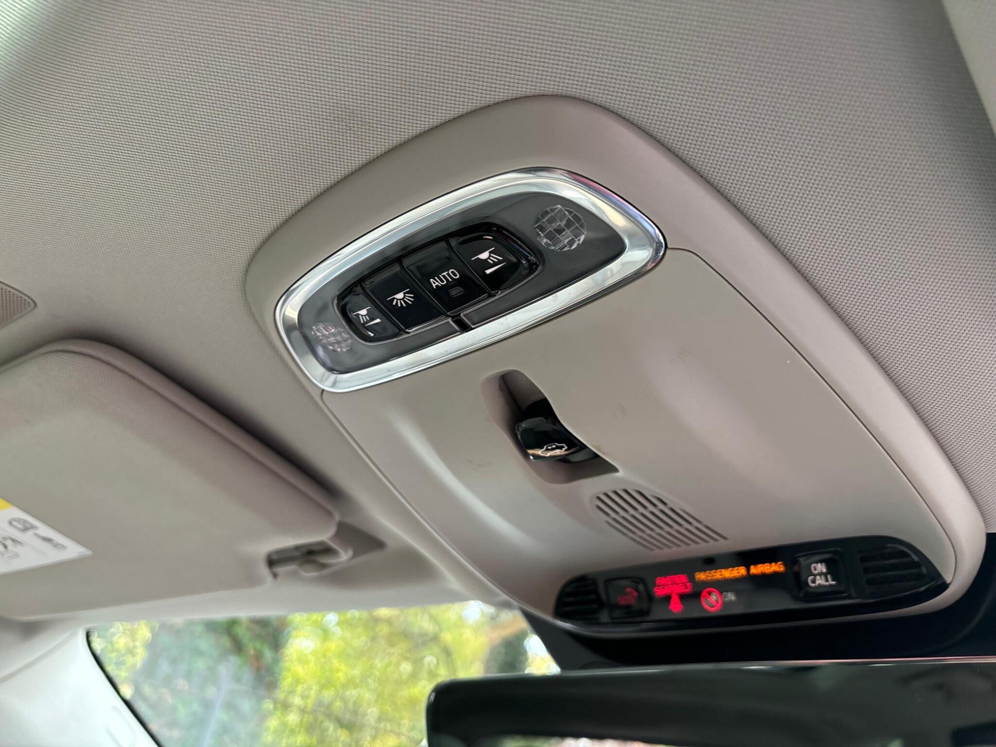 Volvo XC90 view 18