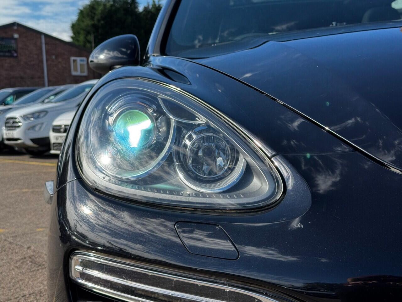 Porsche Cayenne view 20