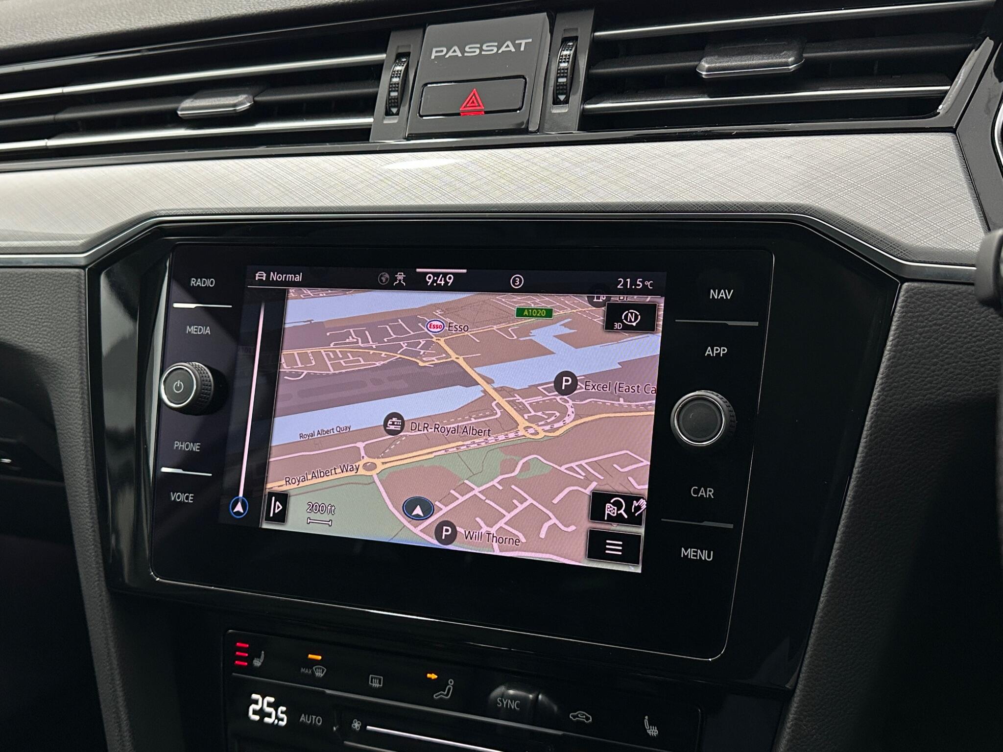 Volkswagen Passat view 23
