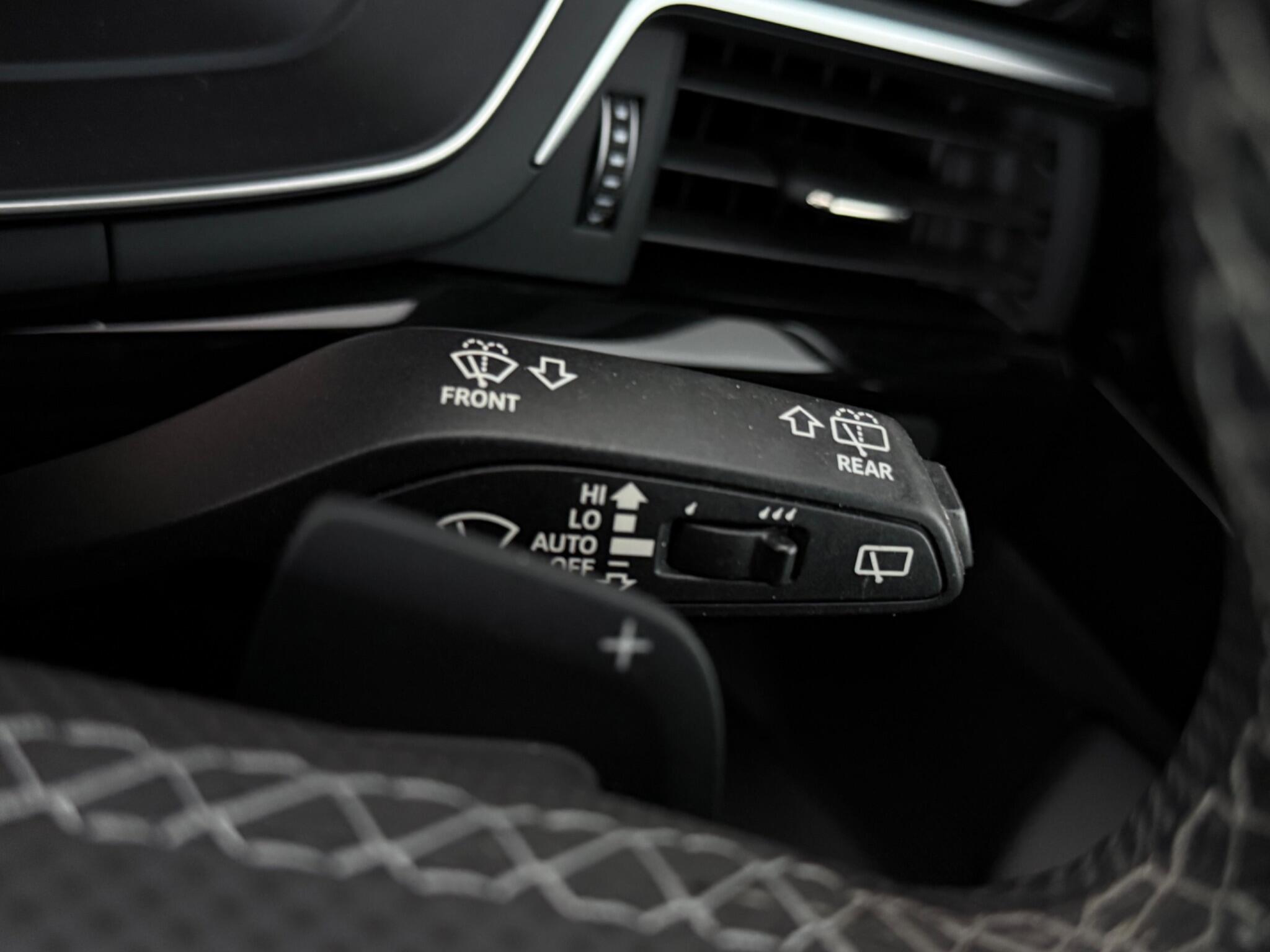Audi A4 view 18