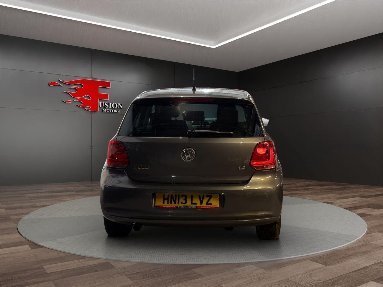 Volkswagen Polo view 4