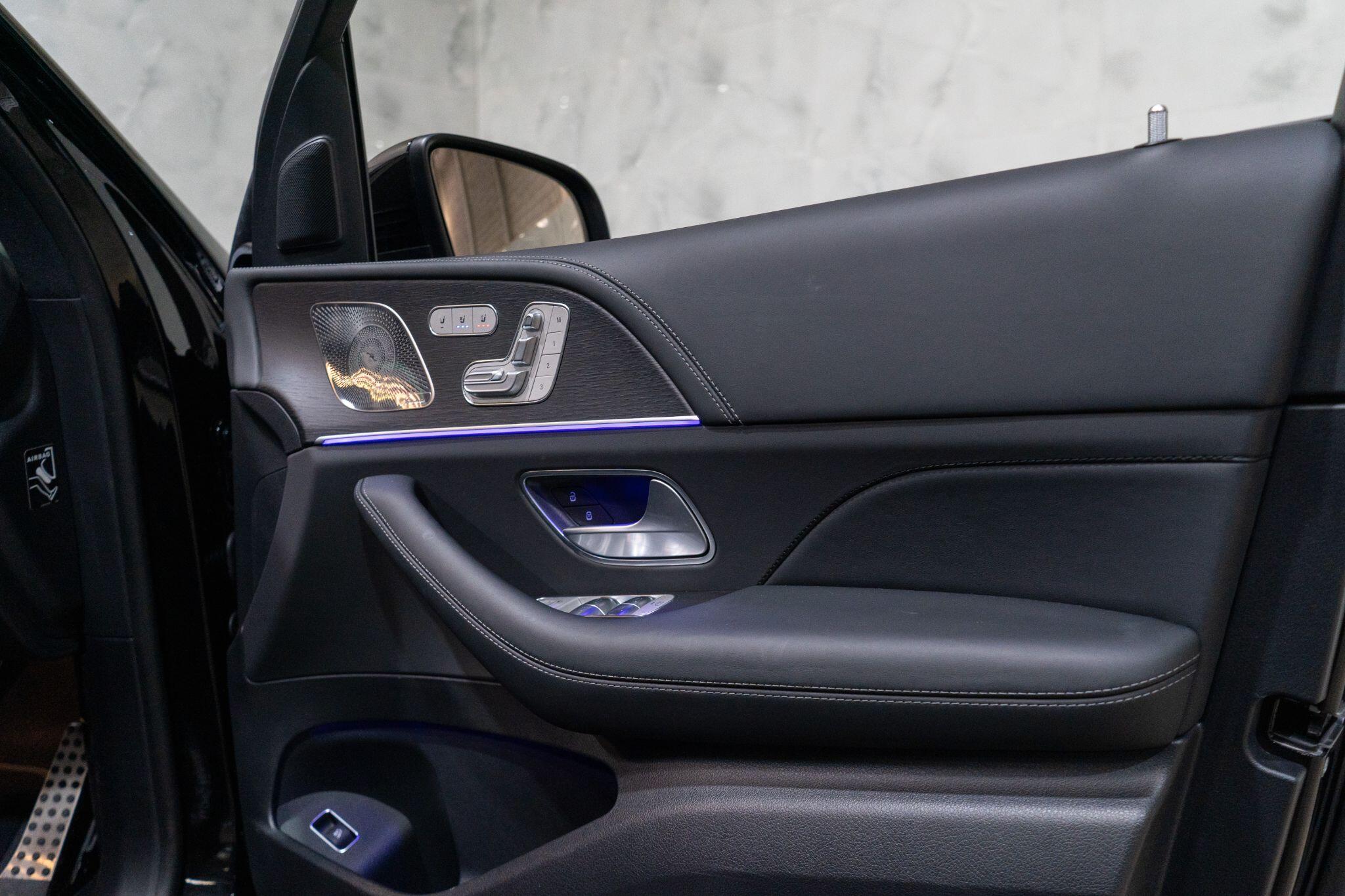 Mercedes-Benz GLS view 25