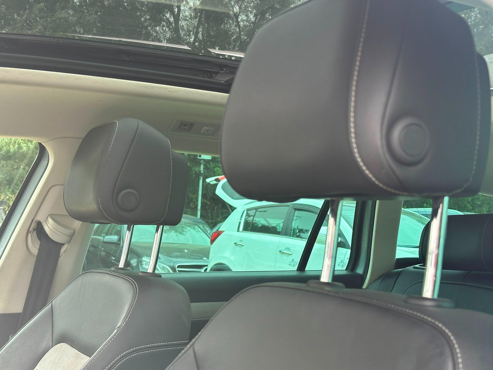 Volkswagen Passat view 10