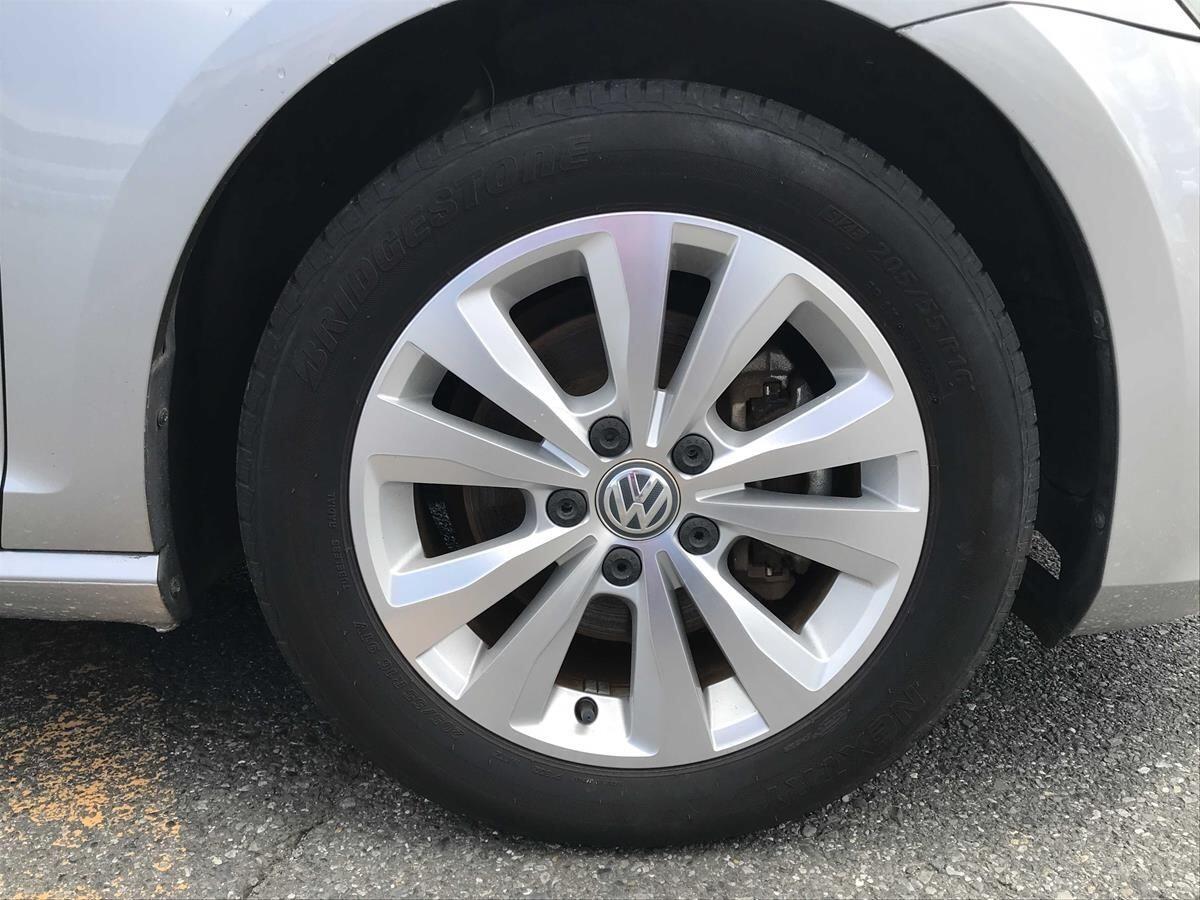 Volkswagen Golf view 26