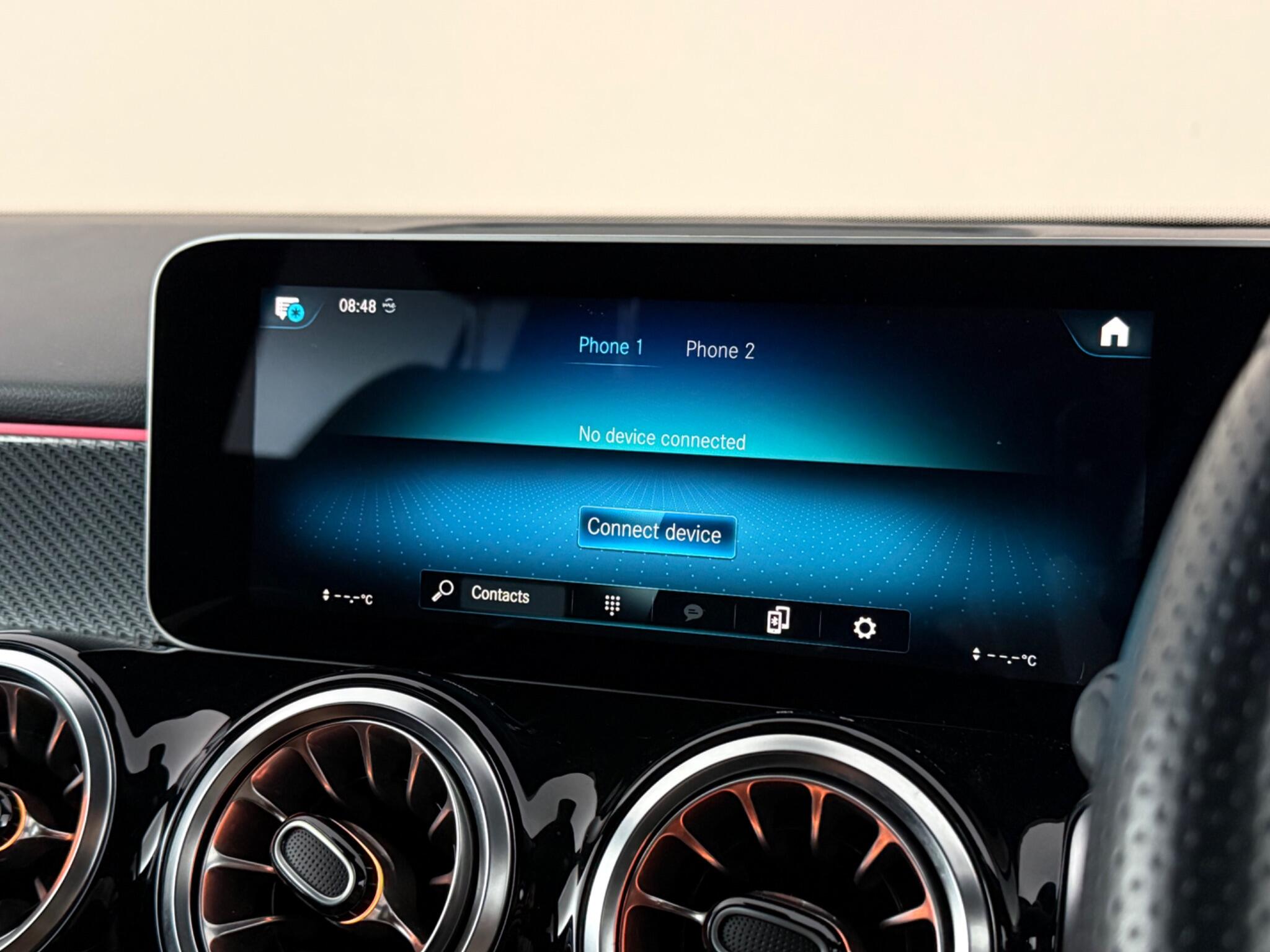 Mercedes-Benz GLB view 33