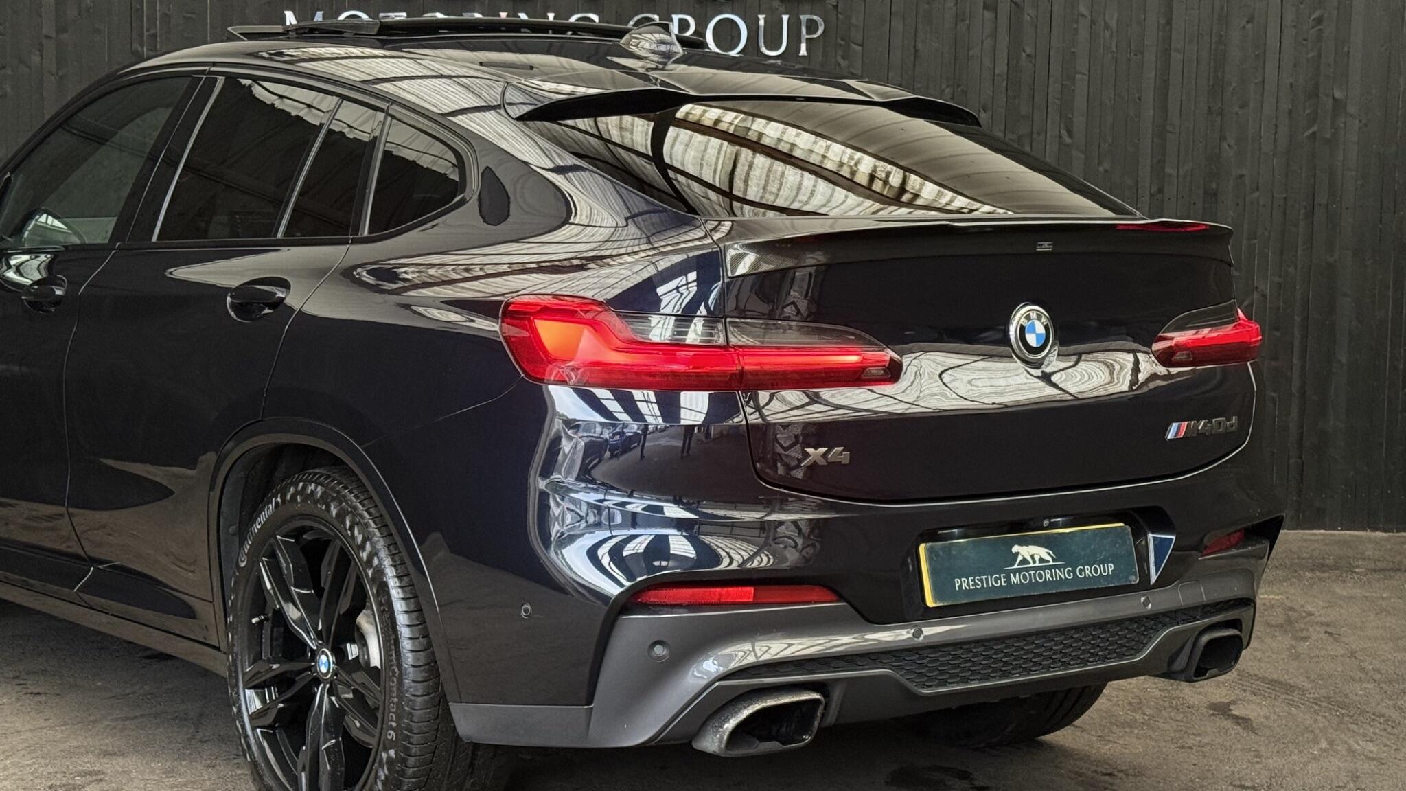 BMW X4 view 11