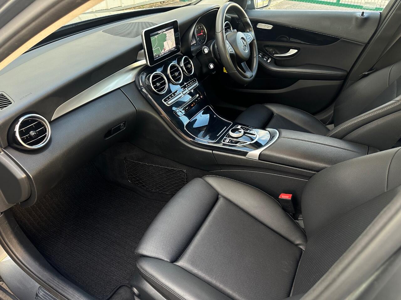 Mercedes-Benz C Class view 9