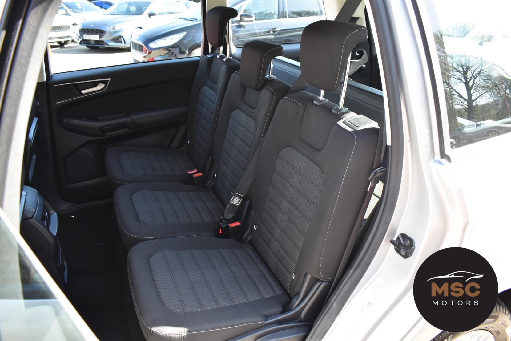 Ford Galaxy view 40