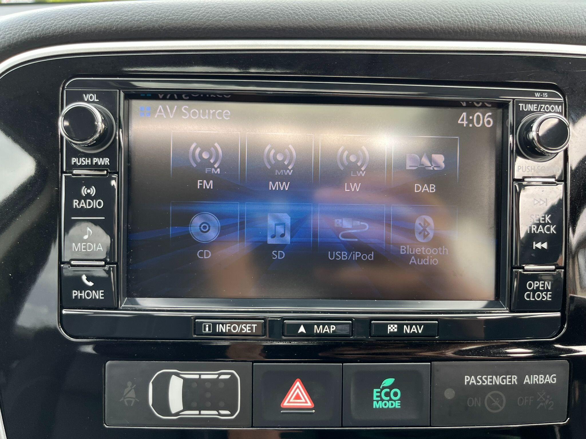 Mitsubishi Outlander view 25