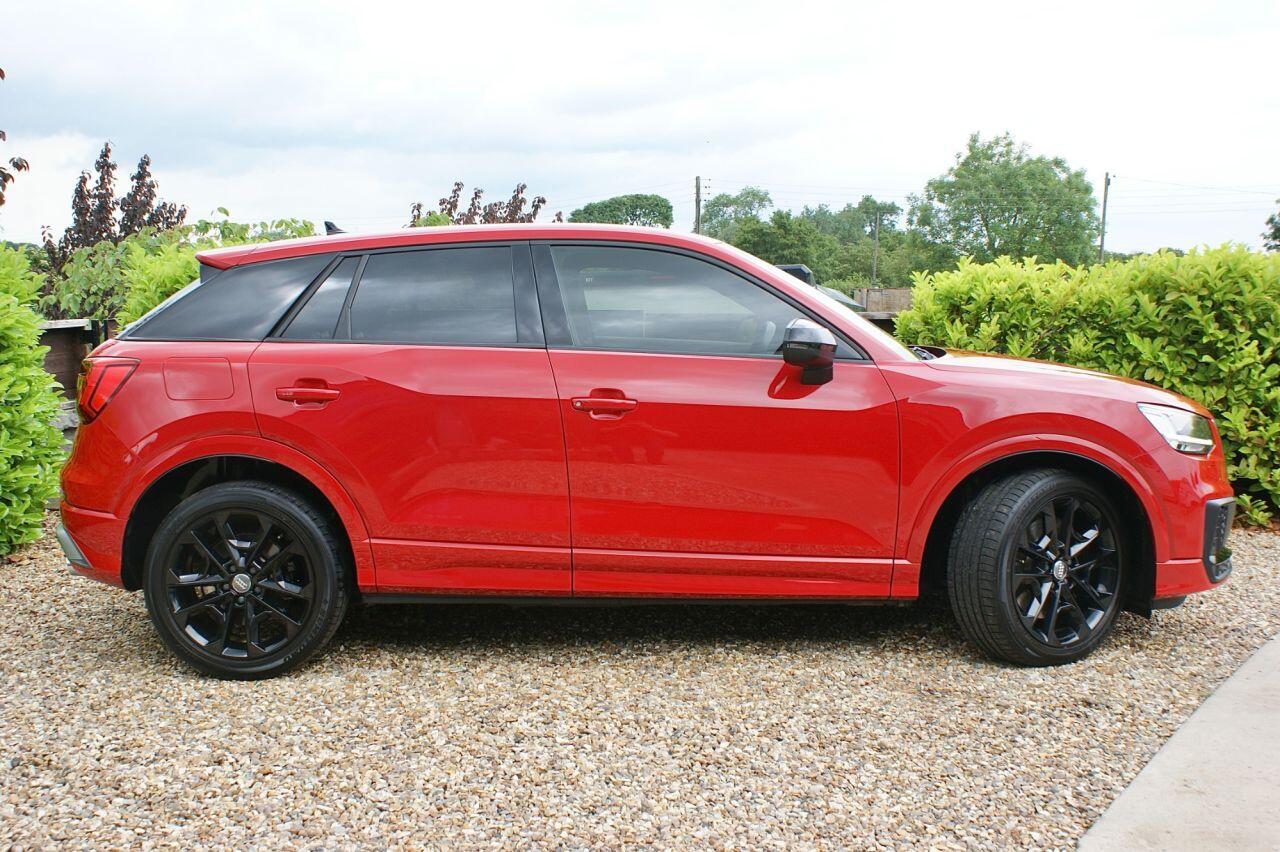 Audi SQ2 view 15