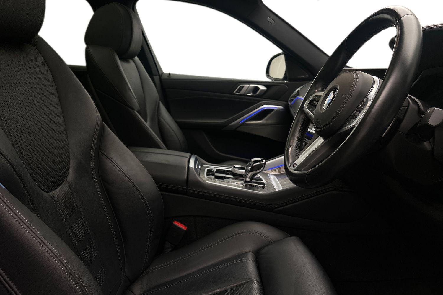 BMW X6 view 12