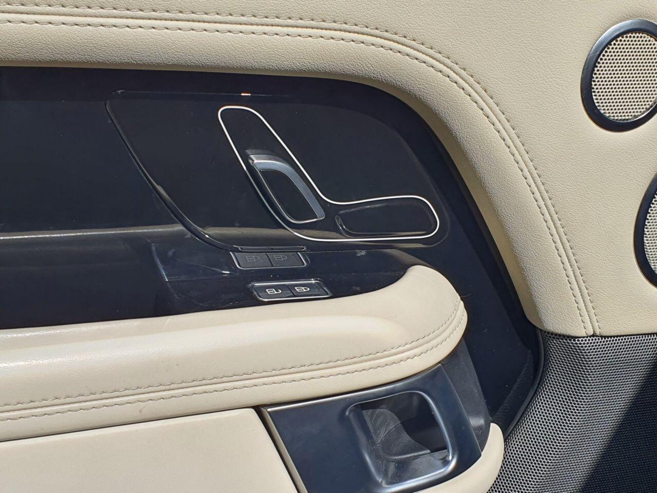 Land Rover Range Rover view 22