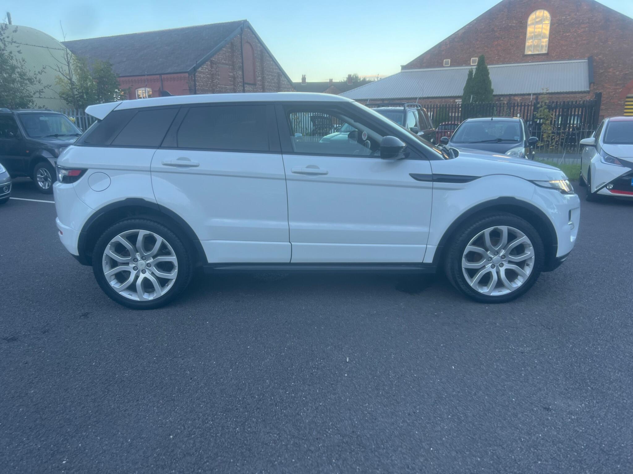 2015 Land Rover Range Rover Evoque 2.2 SD4 Dynamic Auto 4WD Euro 5 (s/s) 5dr • 75,570 miles image 9