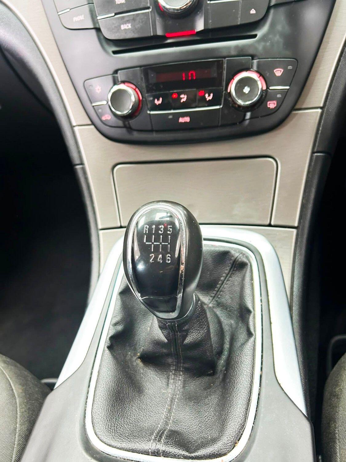 Vauxhall Insignia view 15
