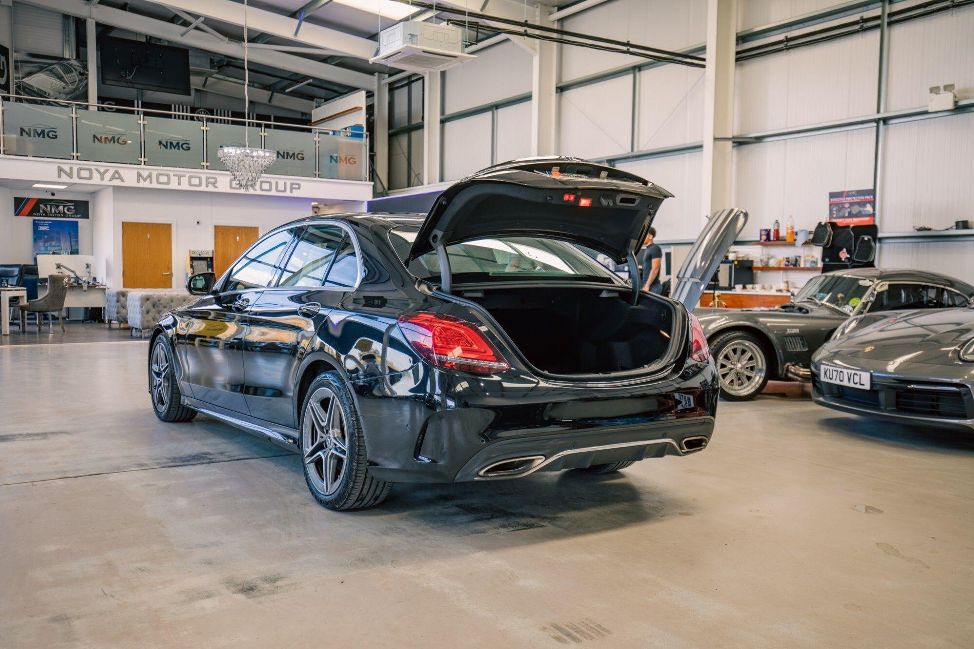 Mercedes-Benz C-Class view 28