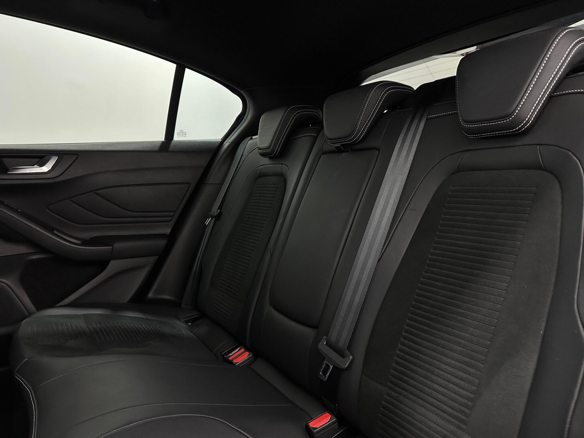 Ford Focus view 38