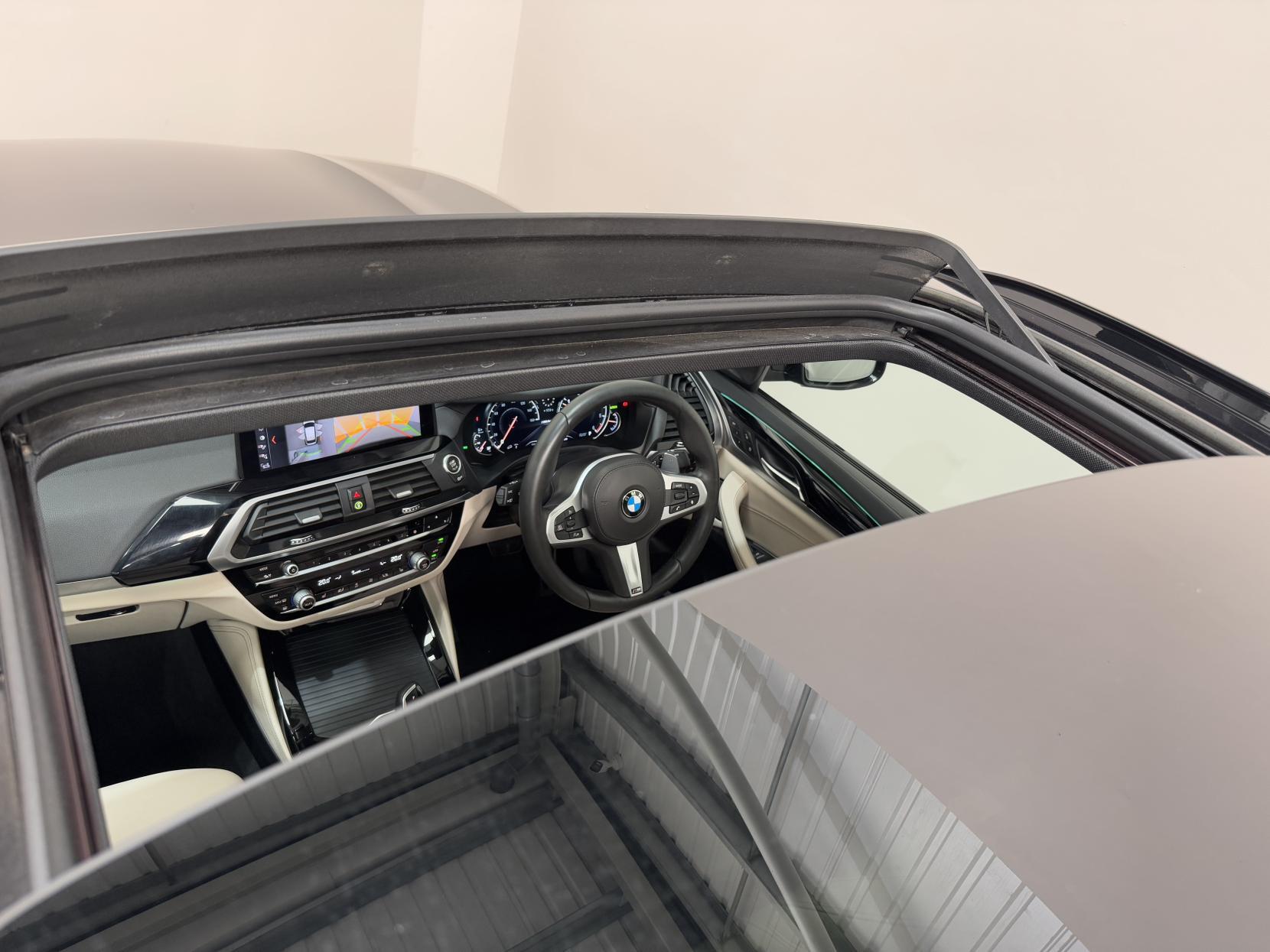 BMW X4 view 12