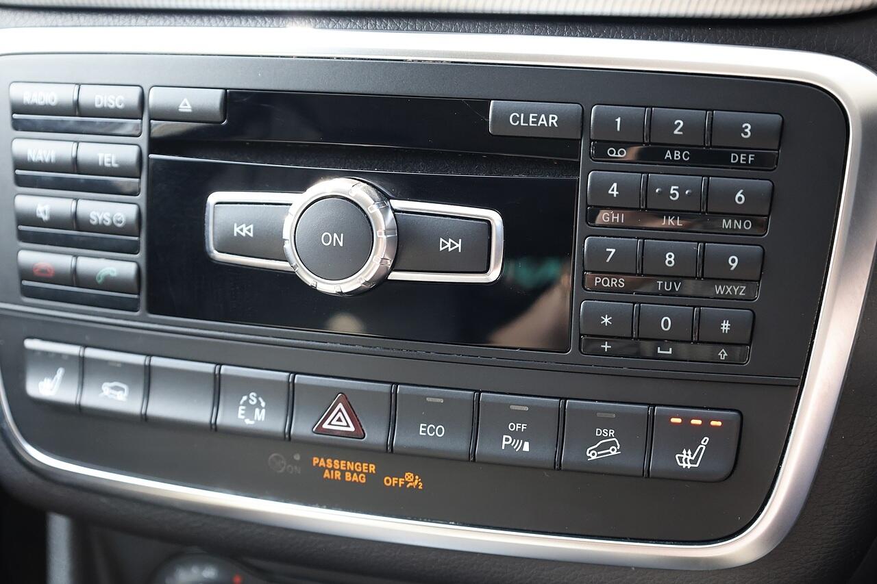 Mercedes-Benz Gla view 15