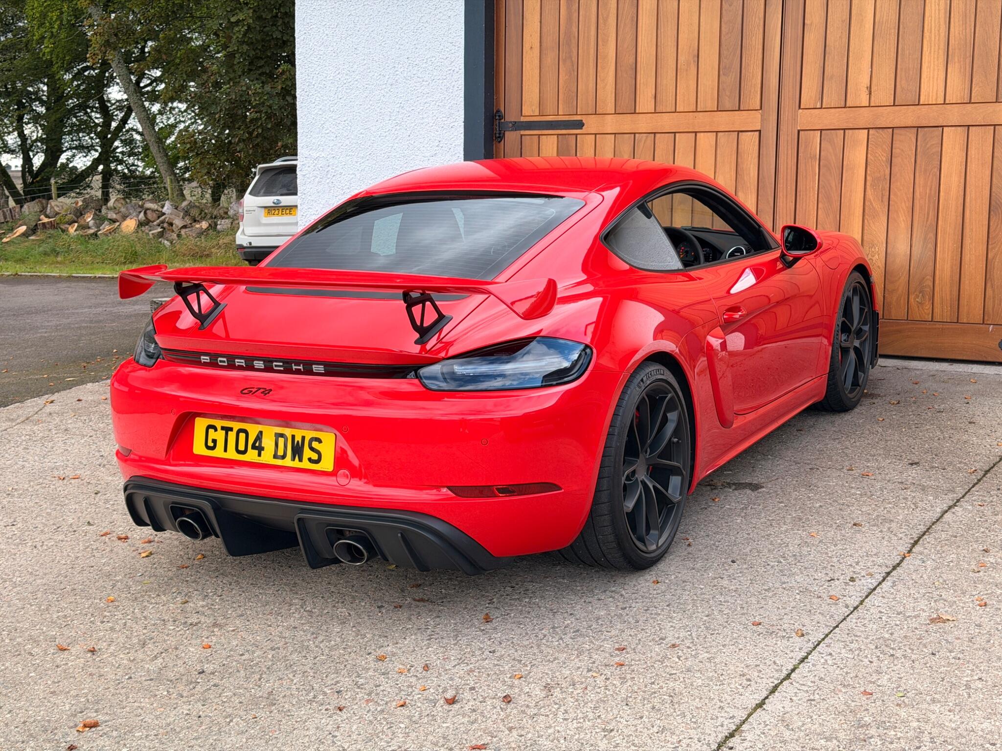 Porsche Cayman view 11