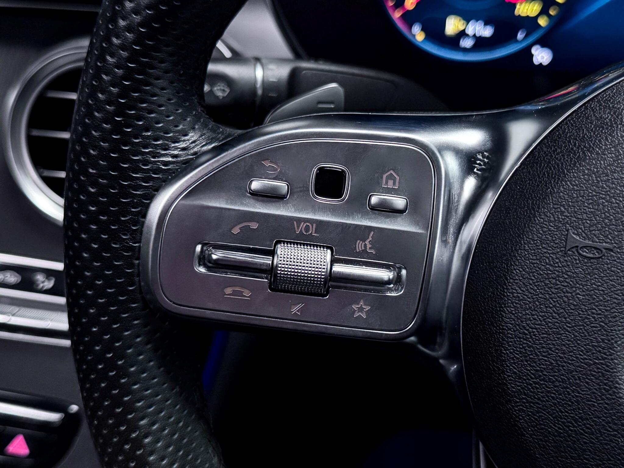 Mercedes-Benz GLC view 35