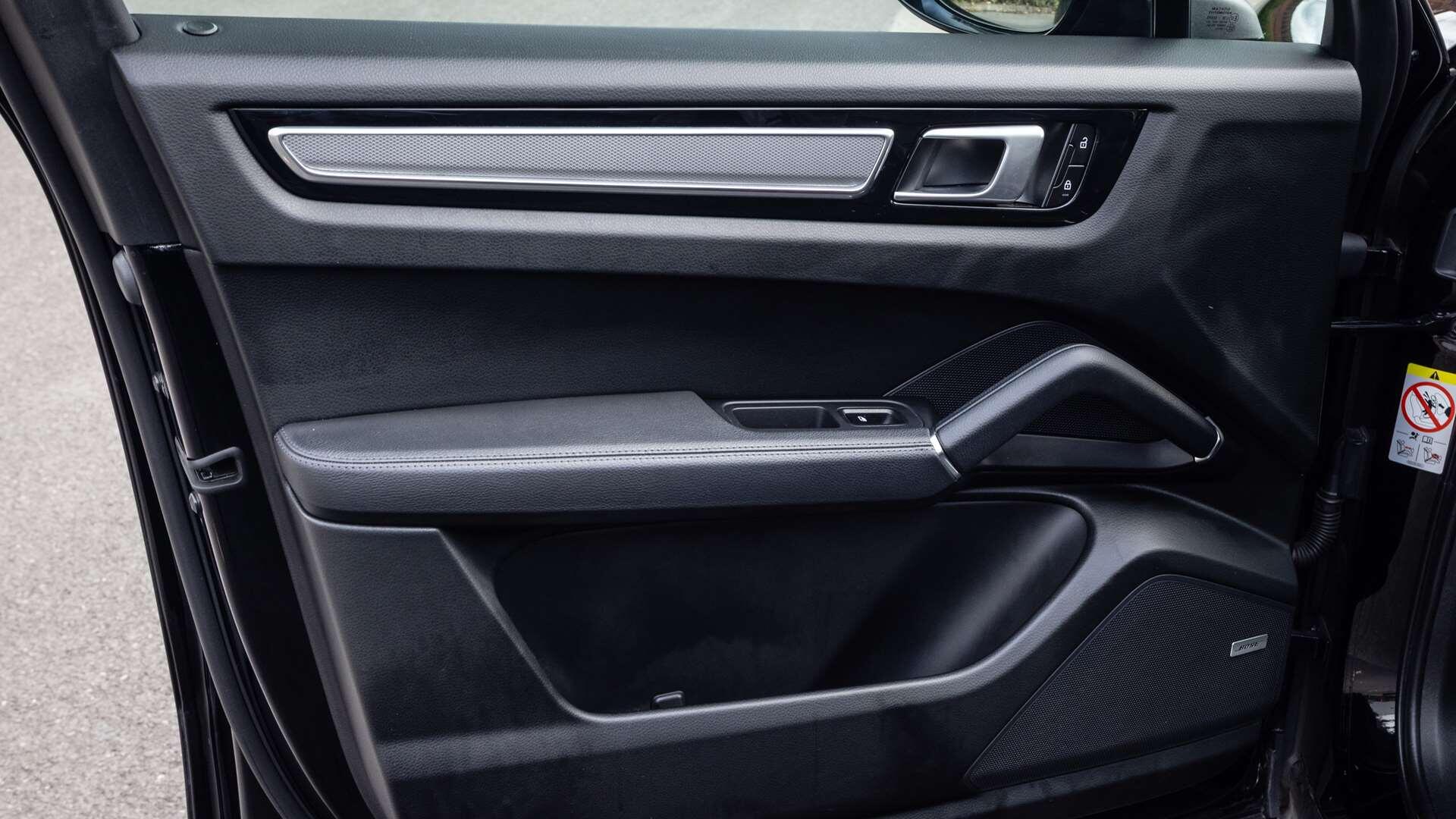 Porsche Cayenne view 34