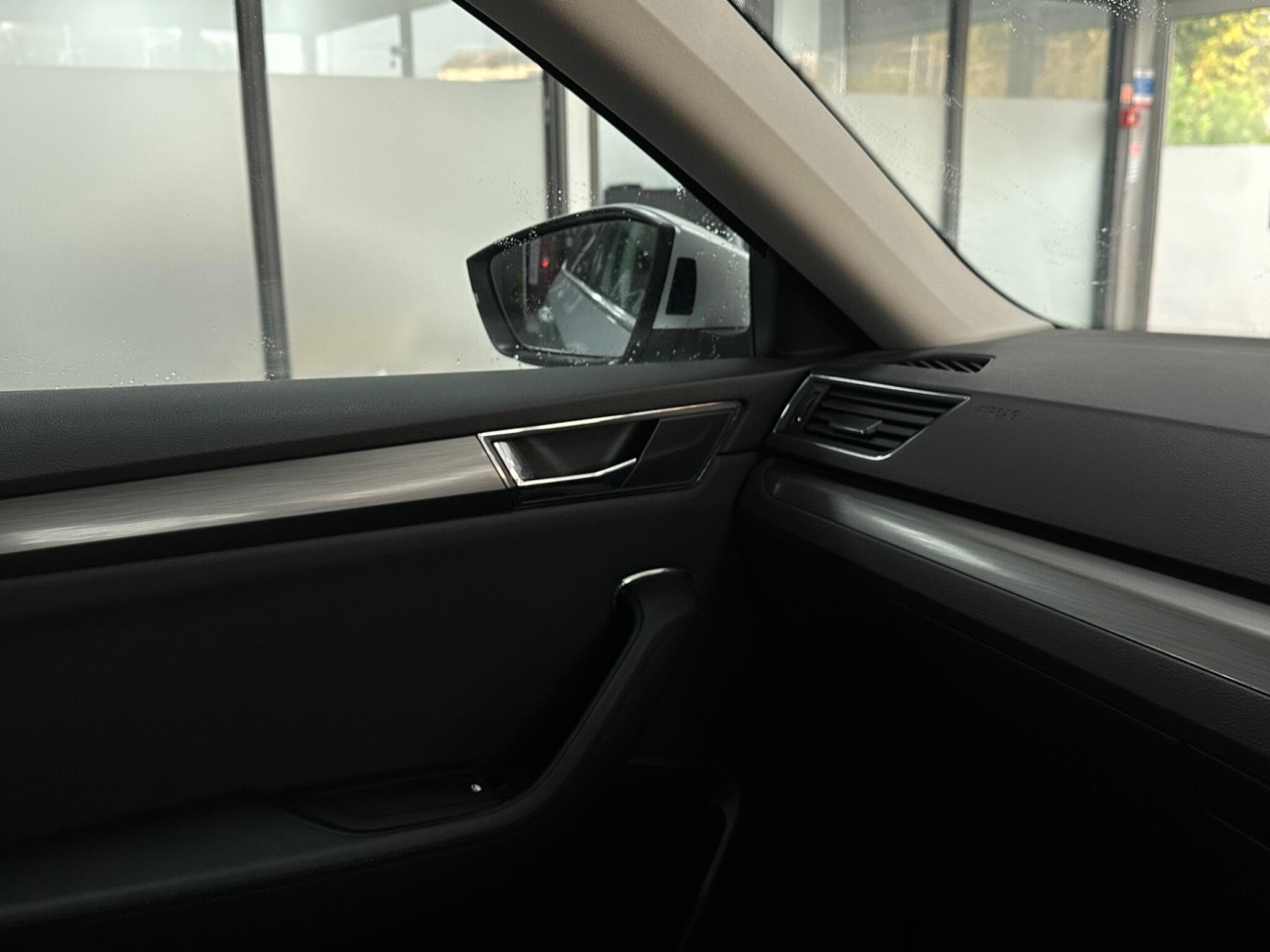 Skoda Superb view 33