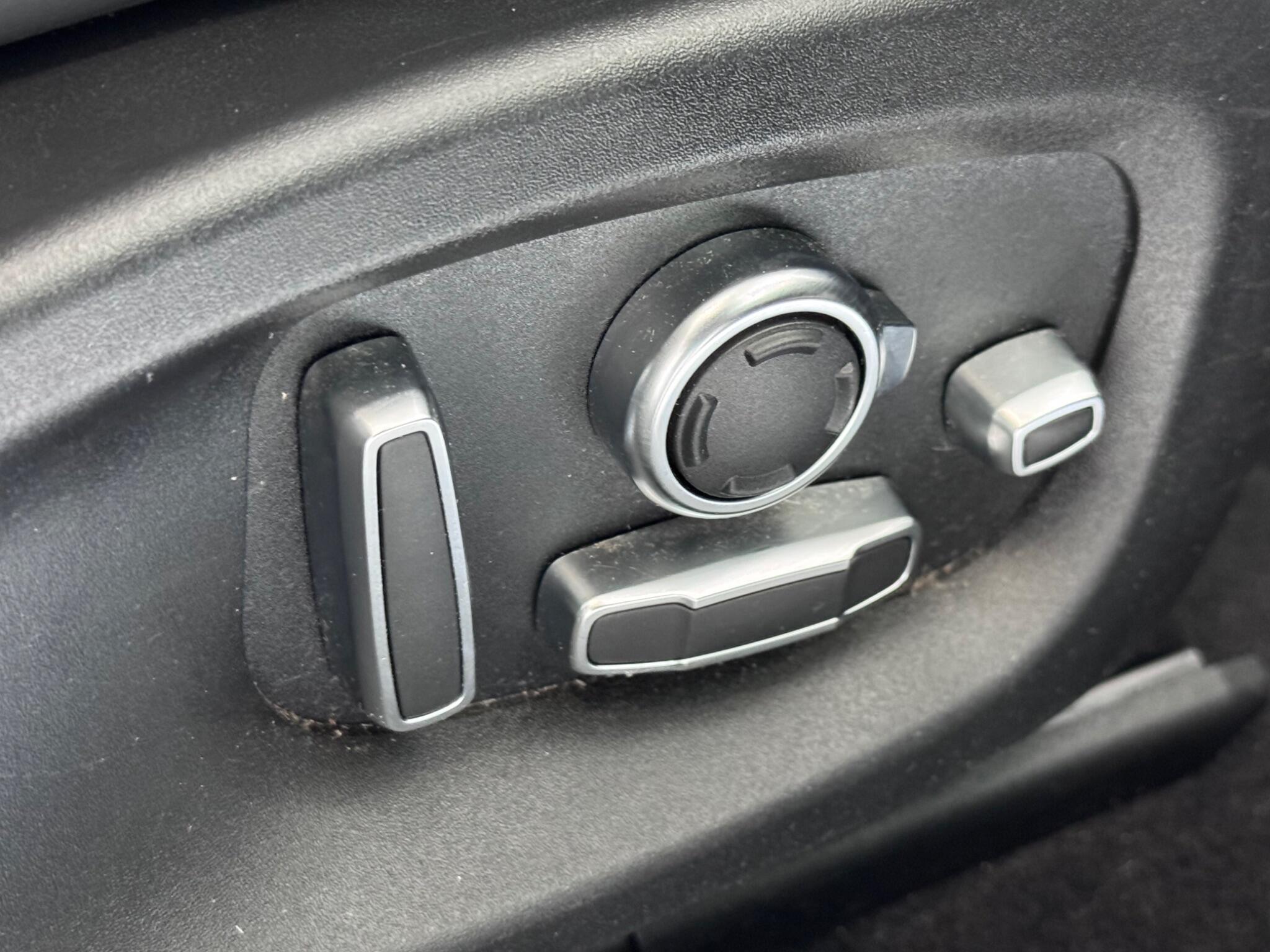 Jaguar I-Pace view 25