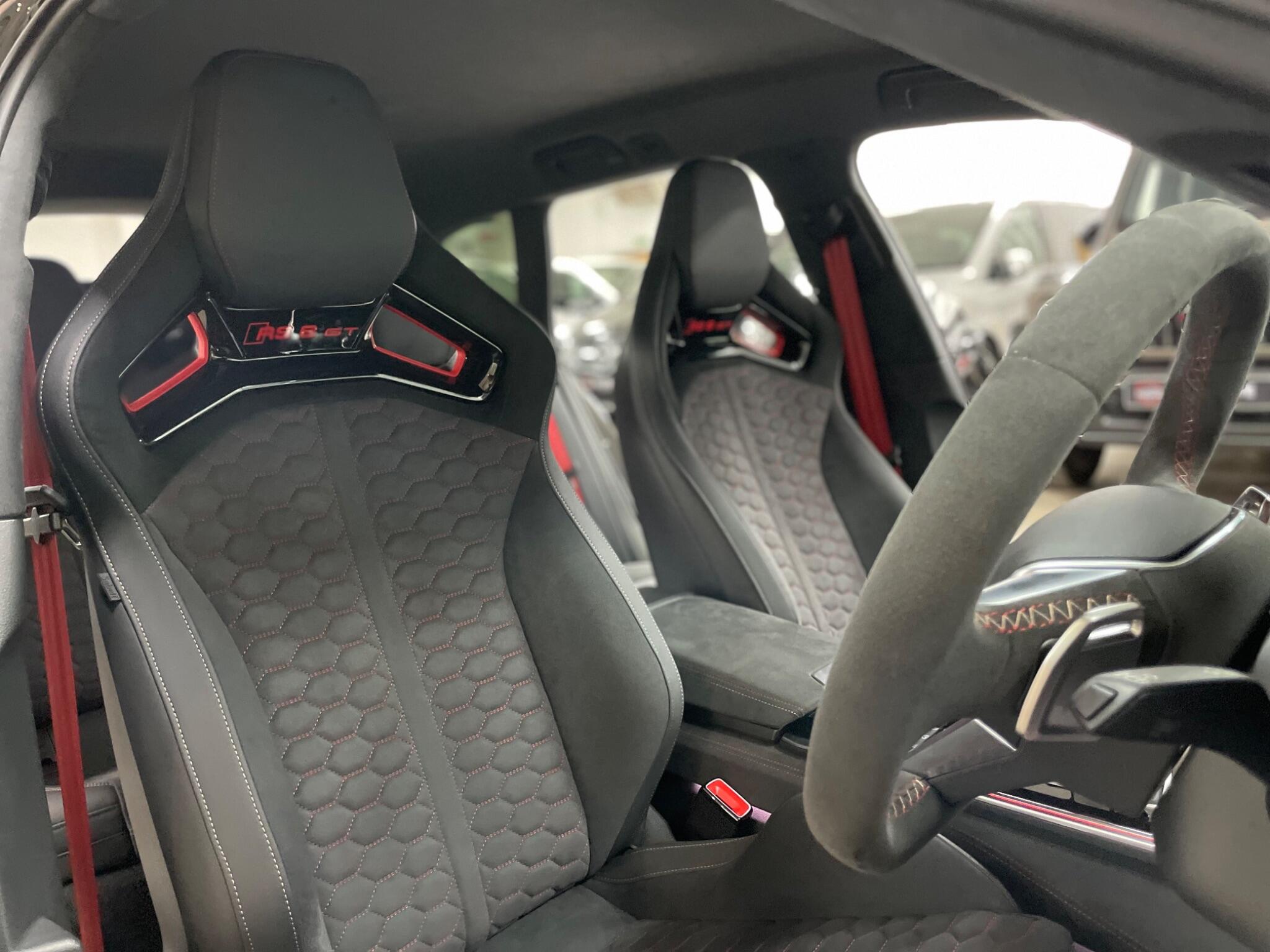 Audi RS6 view 23