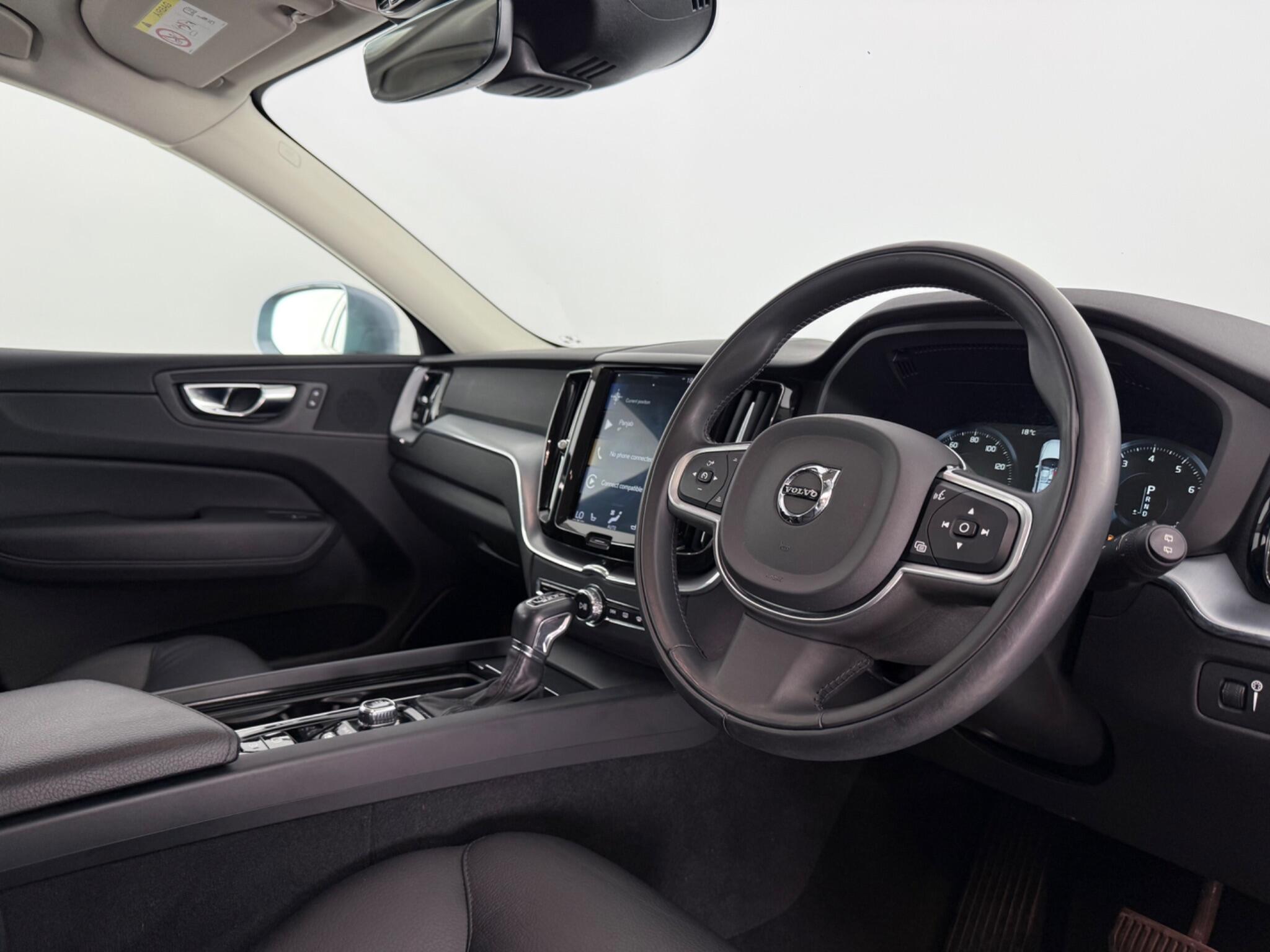 Volvo XC60 view 3