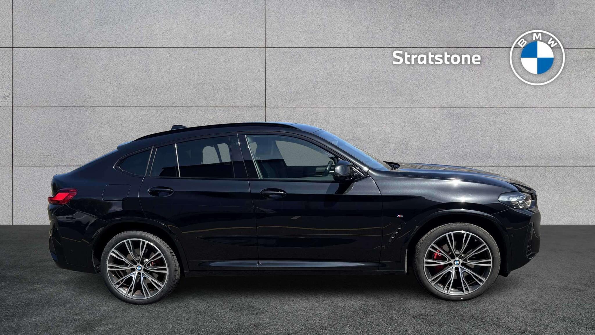 BMW X4 view 3