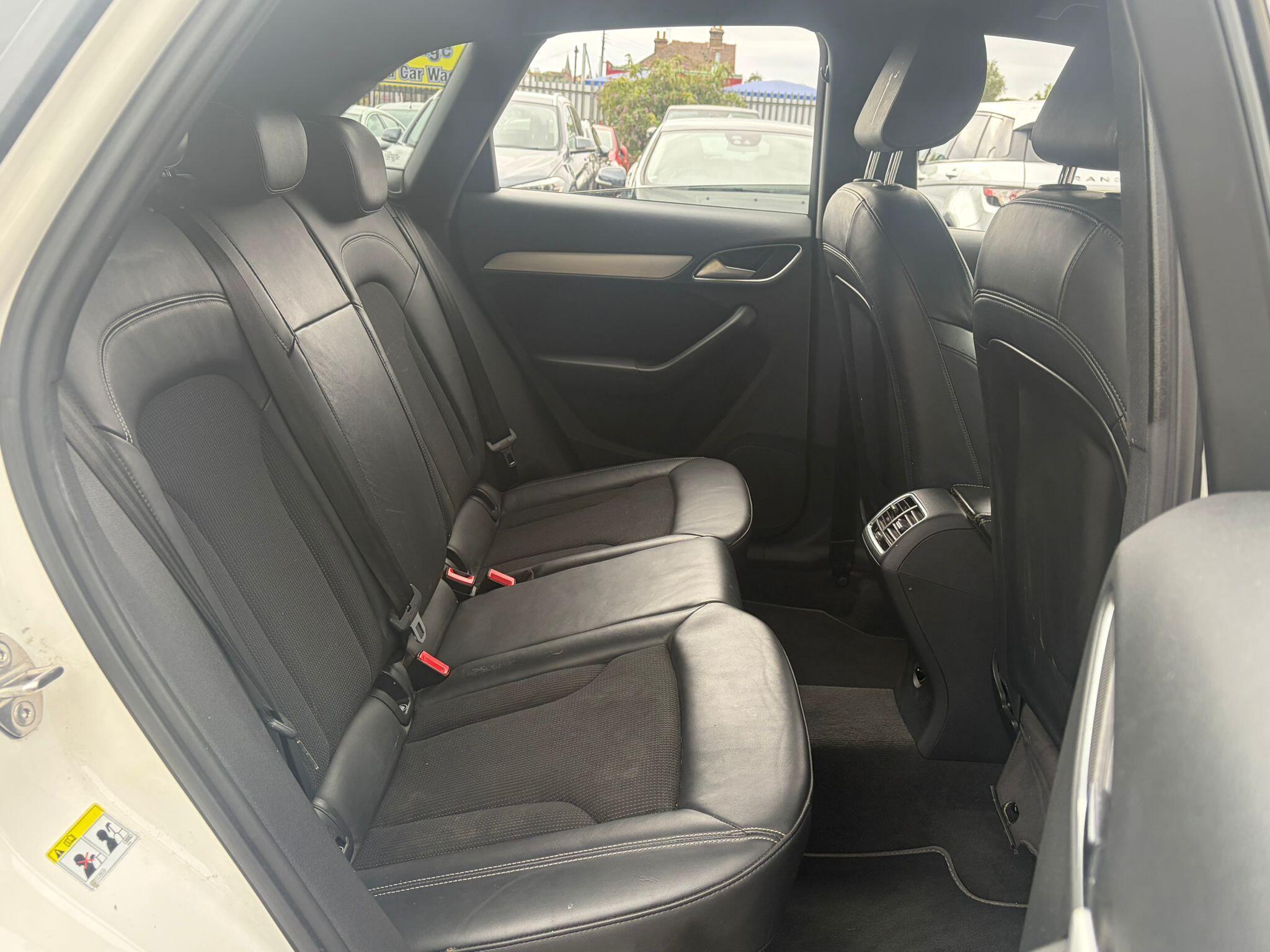 Audi Q3 view 13