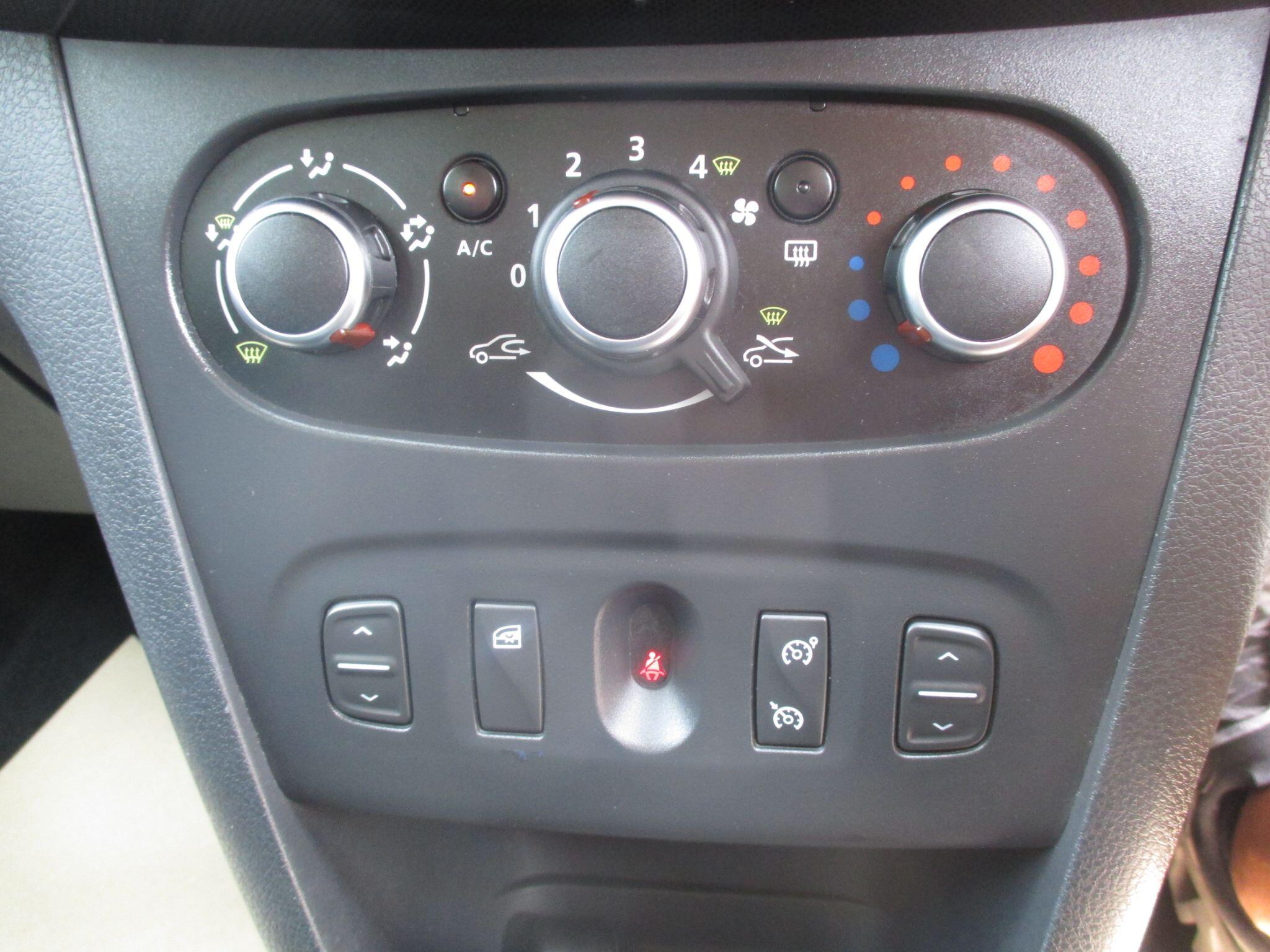 Dacia Logan MCV Stepway view 43