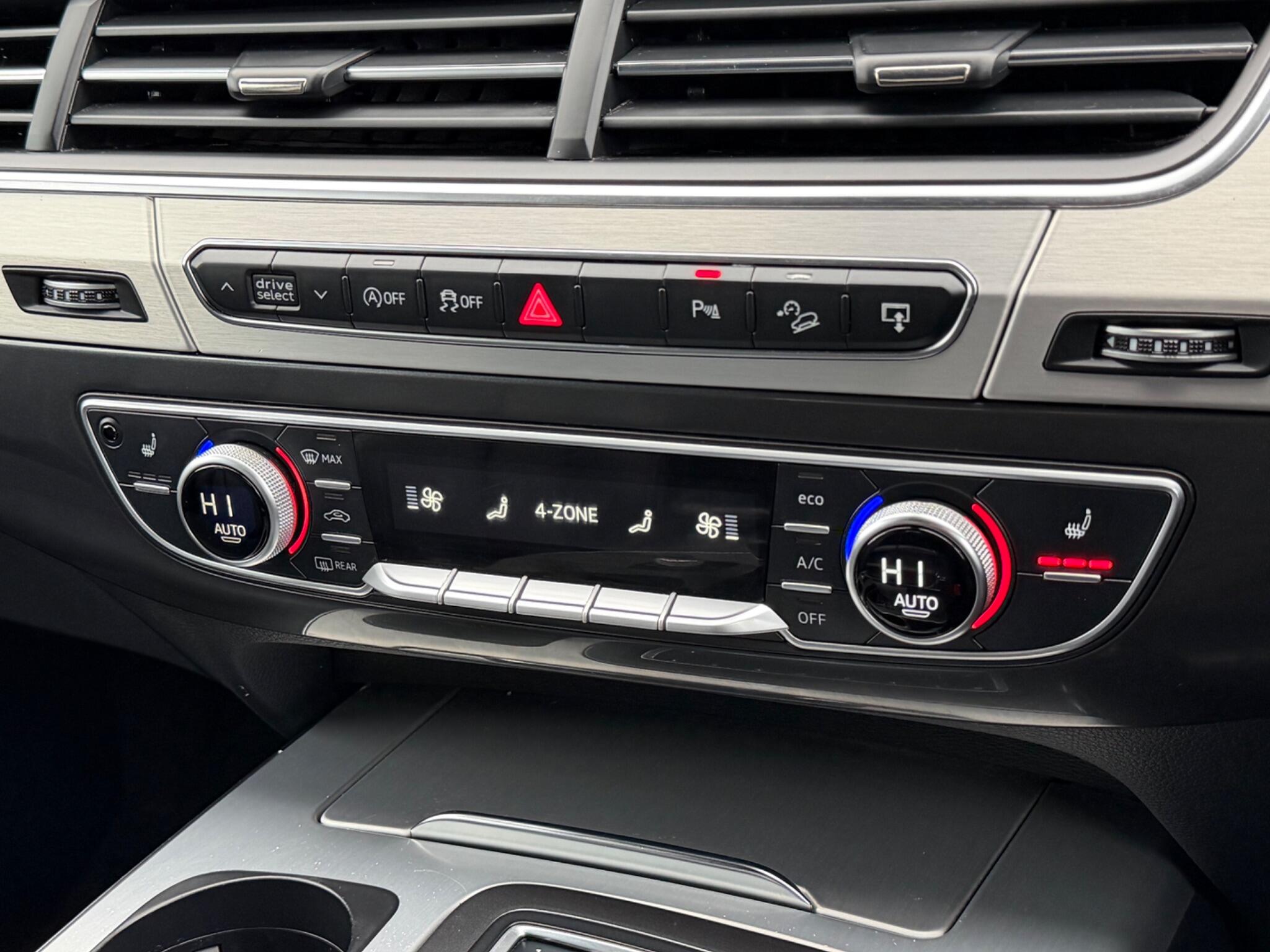 Audi Q7 view 38