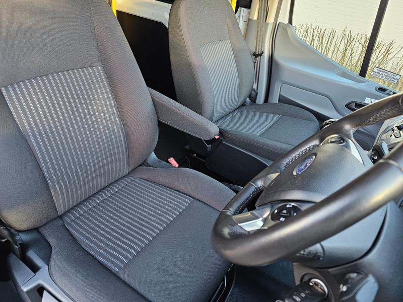 2018 Ford Transit 2.2 TDCi 460 HDT Trend Minibus 5dr Diesel Manual L4 H3 (18 seats) (196 g/km, 123 bhp) • 9,875 miles image 13