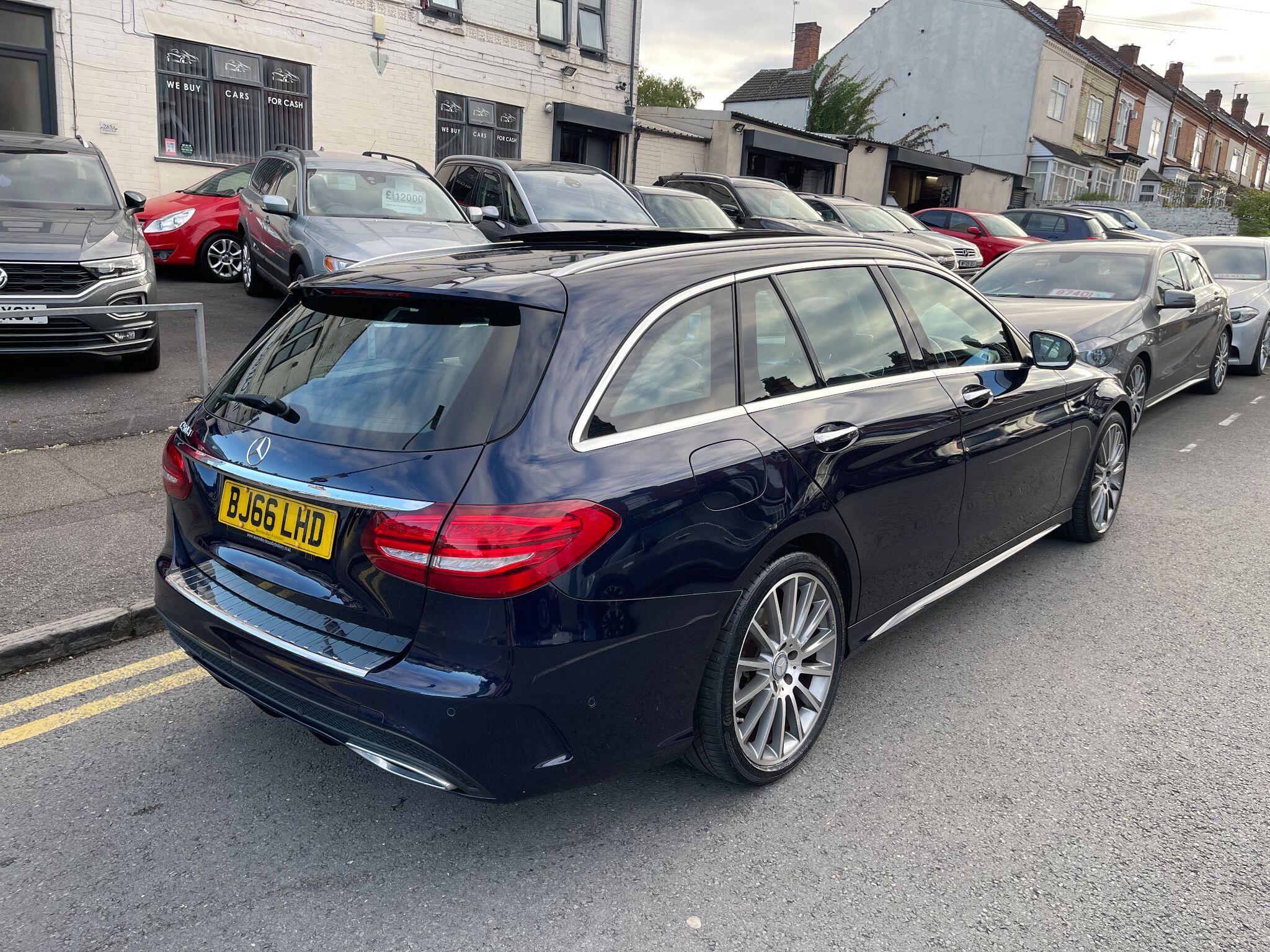 Mercedes-Benz C-Class view 12