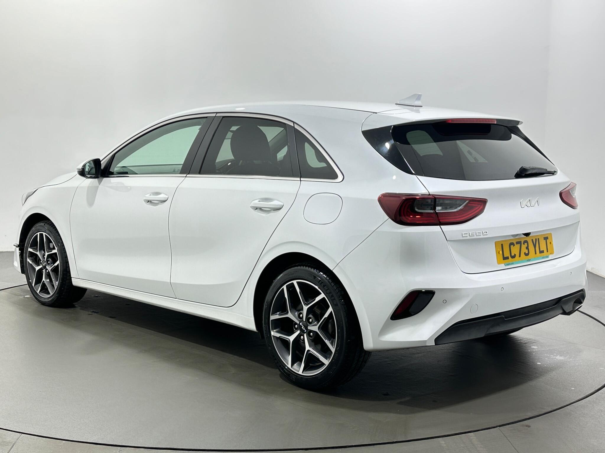 Kia Ceed view 6