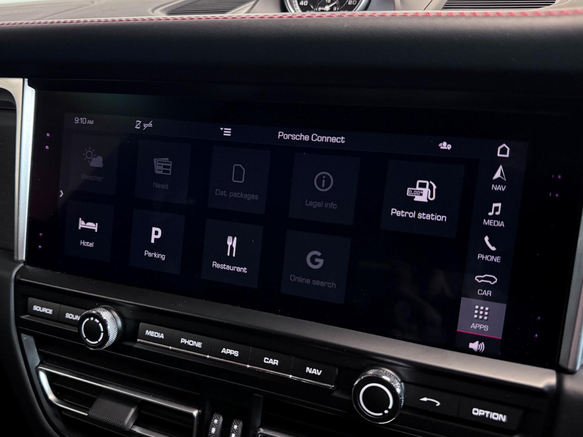 Porsche Macan view 50
