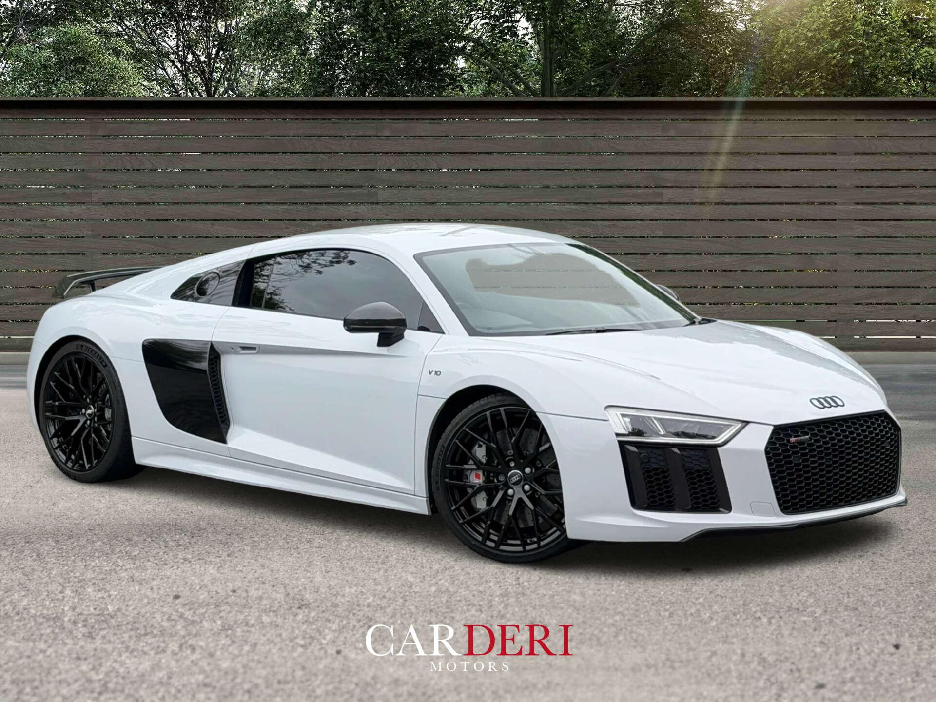 Audi R8 view 5